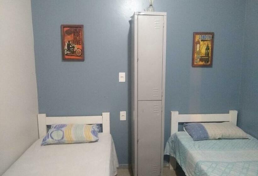 Bed in een Gedeelde Kamer, Hostel Freeway