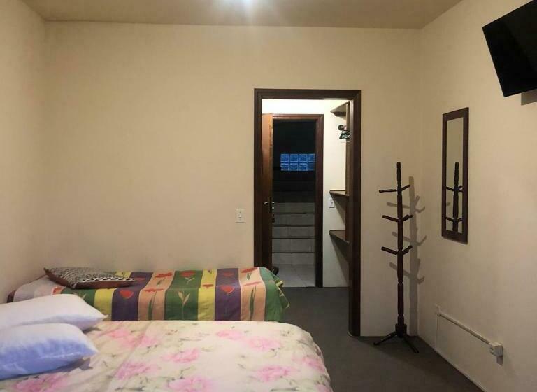 Quarto Estandar com Sacada, Pousada Palacio Monterei