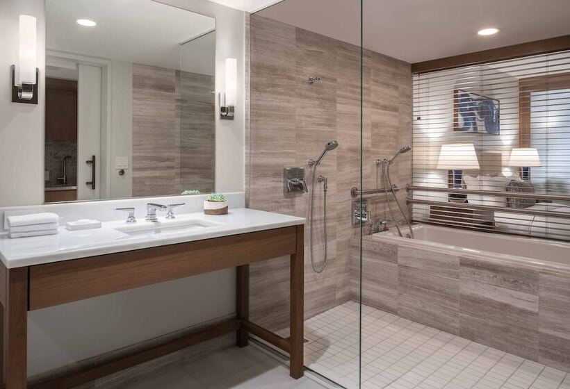 Номер Deluxe Вид на Море, The Ritzcarlton Residences, Waikiki Beach