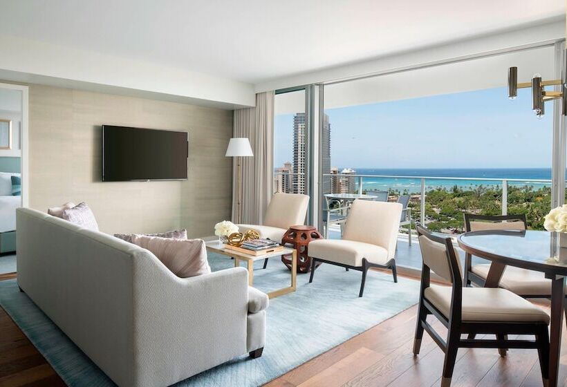 2 Bedrooms Suite Sea View, The Ritzcarlton Residences, Waikiki Beach
