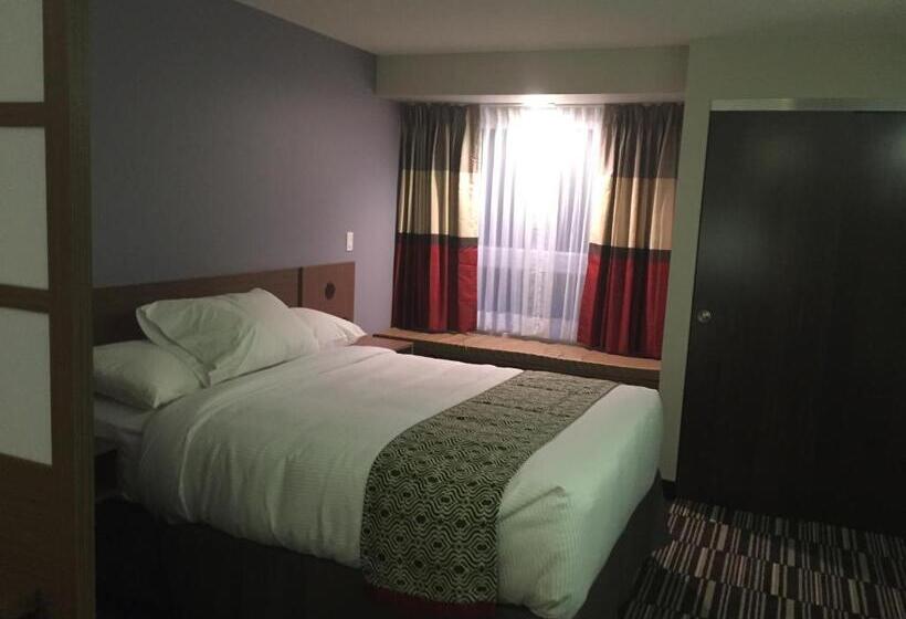 Номер Стандарт, Microtel Inn & Suites By Wyndham Kirkland Lake