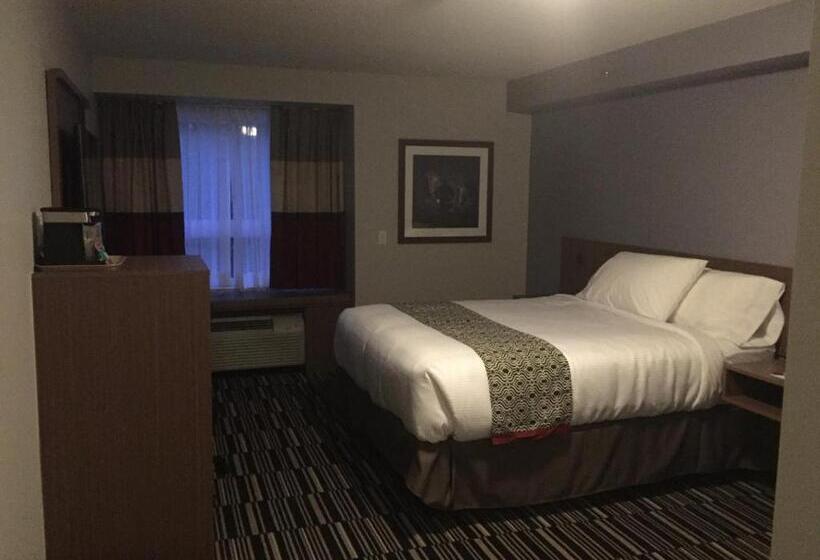 Люкс Superior, Microtel Inn & Suites By Wyndham Kirkland Lake