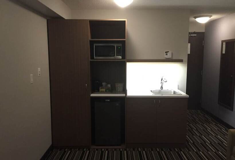 Номер Deluxe, Microtel Inn & Suites By Wyndham Kirkland Lake