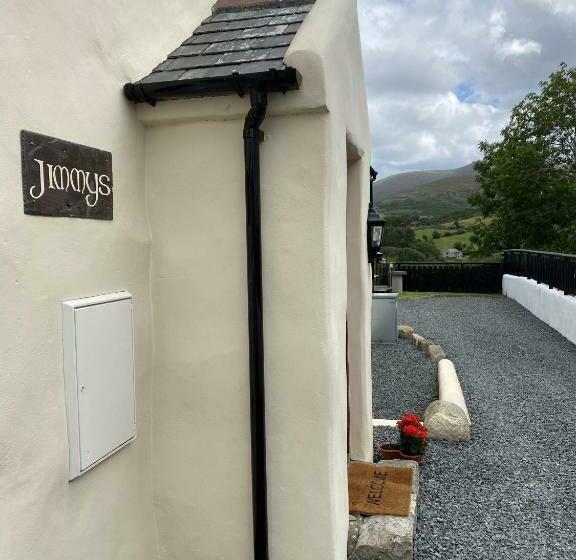 Дом 3 Спальни, Millers Close Holiday Cottages