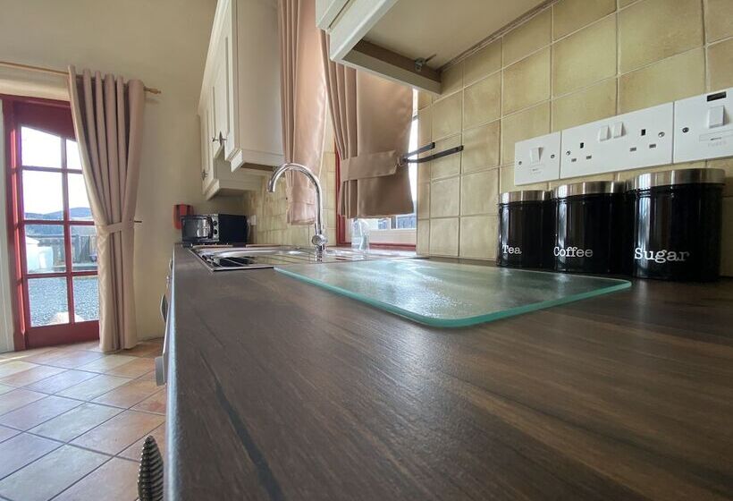 Дом 3 Спальни, Millers Close Holiday Cottages