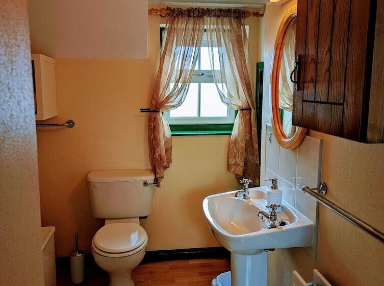 Дом 2 Спальни, Millers Close Holiday Cottages
