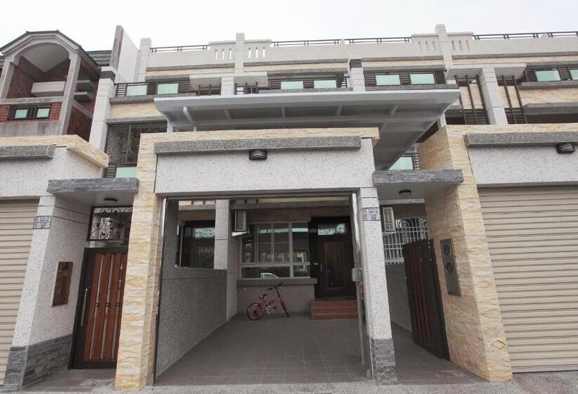 اتاق سوپریور چهار تخته, Dali Moonlight B&b