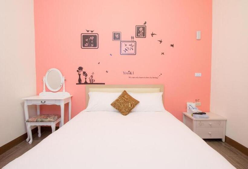 خانه 4 خوابه, Dali Moonlight B&b