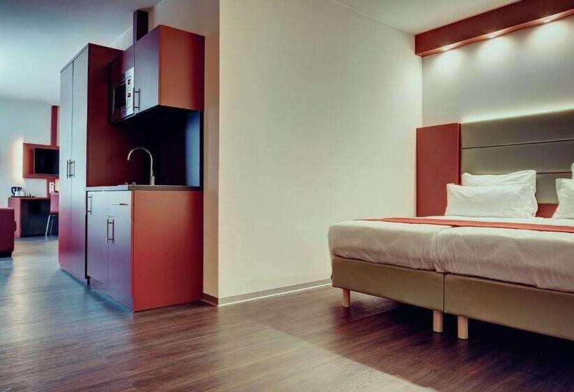 Номер Стандарт с Гостиной, Amedia Amsterdam Airport Schiphol, Trademark Collection By Wyndham