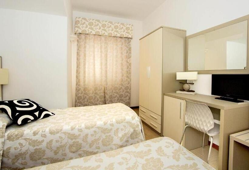 Номер Economy, Lucerna