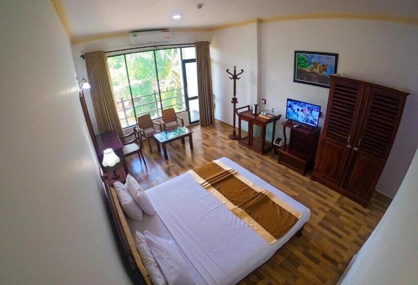 Номер Deluxe, Centauria City