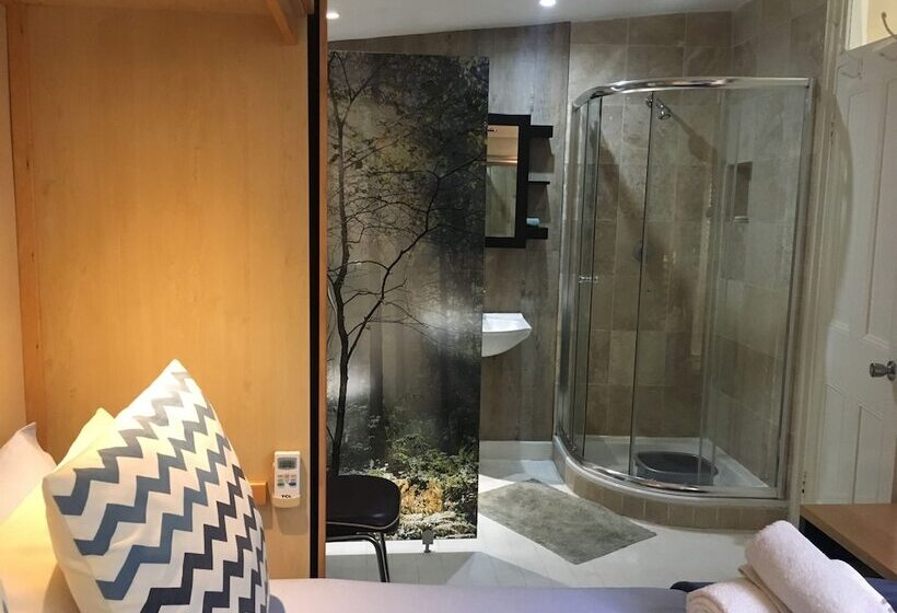 Quarto Estandar, Gordons Guest House