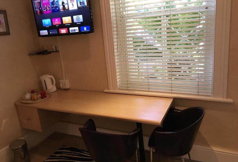 Quarto Estandar, Gordons Guest House