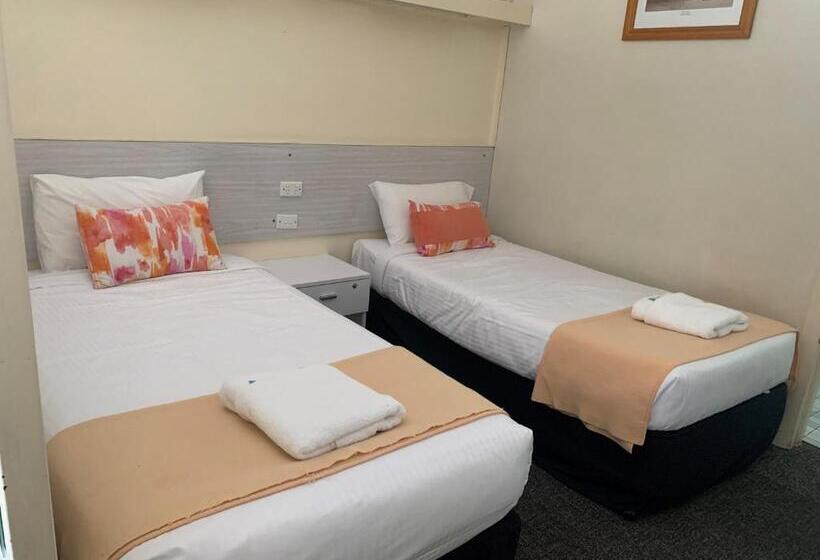 Номер Стандарт Трехместный, Arkana Motel