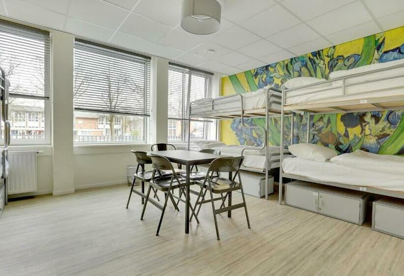 共用房间的床, Dutchies Hostel
