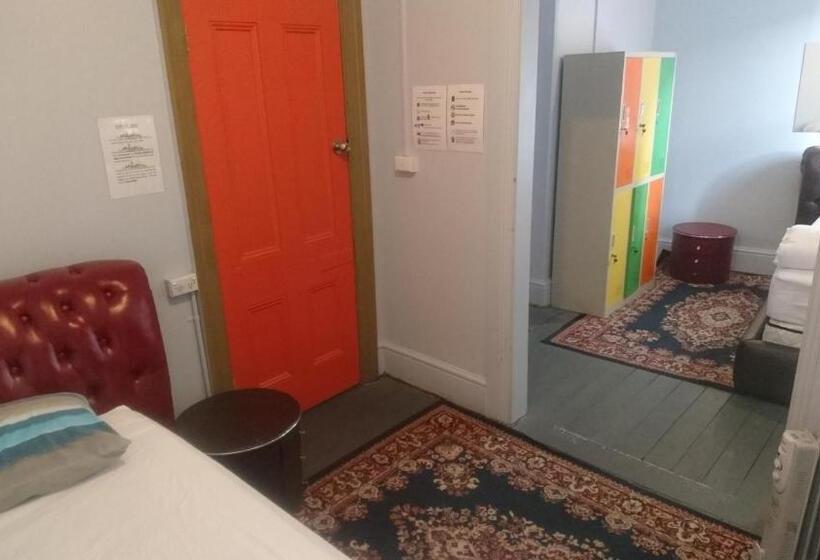 Номер Стандарт, Backpackers Imperial