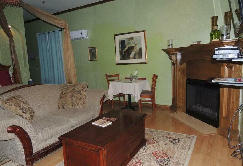 Люкс Deluxe Кровать Кинг, The Whispering Pines Inn
