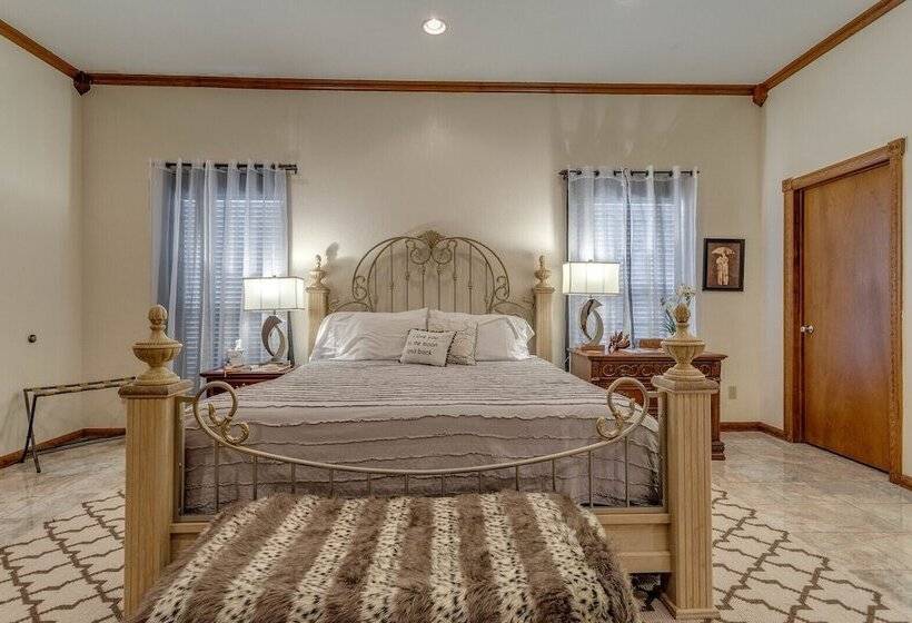 غرفة ديلوكس, The Whispering Pines Inn