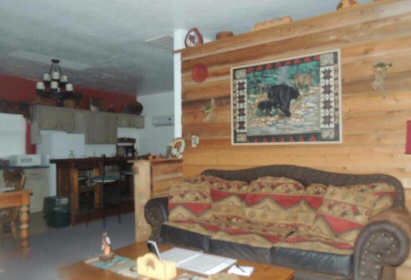 Люкс Повышенной Комфортности, The Whispering Pines Inn