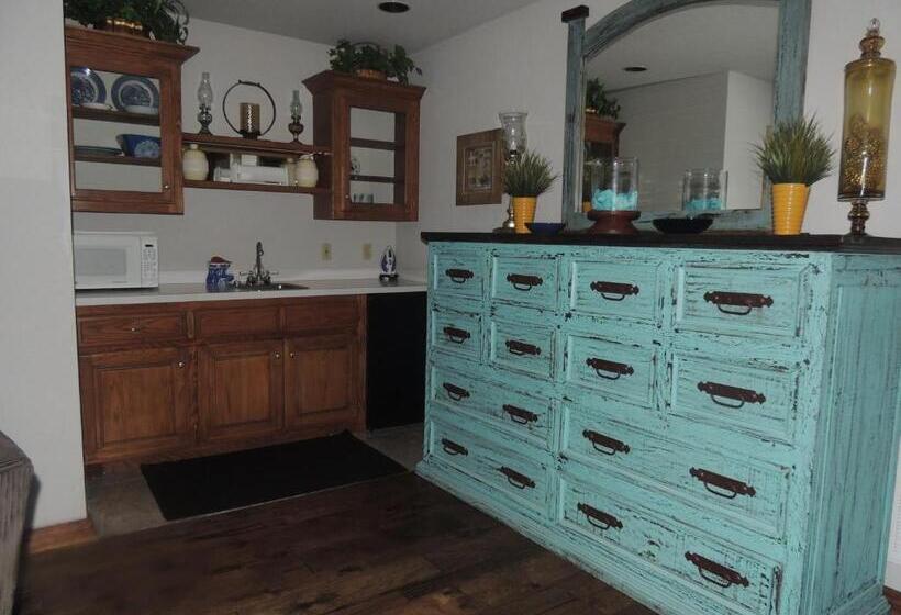 Стандартный Номер Кровать Кинг, The Whispering Pines Inn