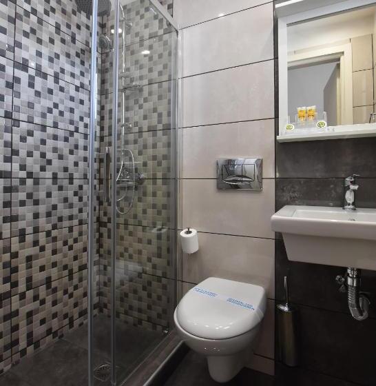 Suite Vue Mer, Rodakas