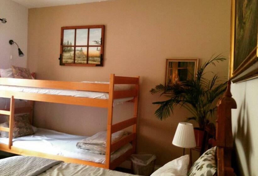 Семейный Номер Совместный Санузел, Sveriges Minsta Hotell! Hôtel Gruyère