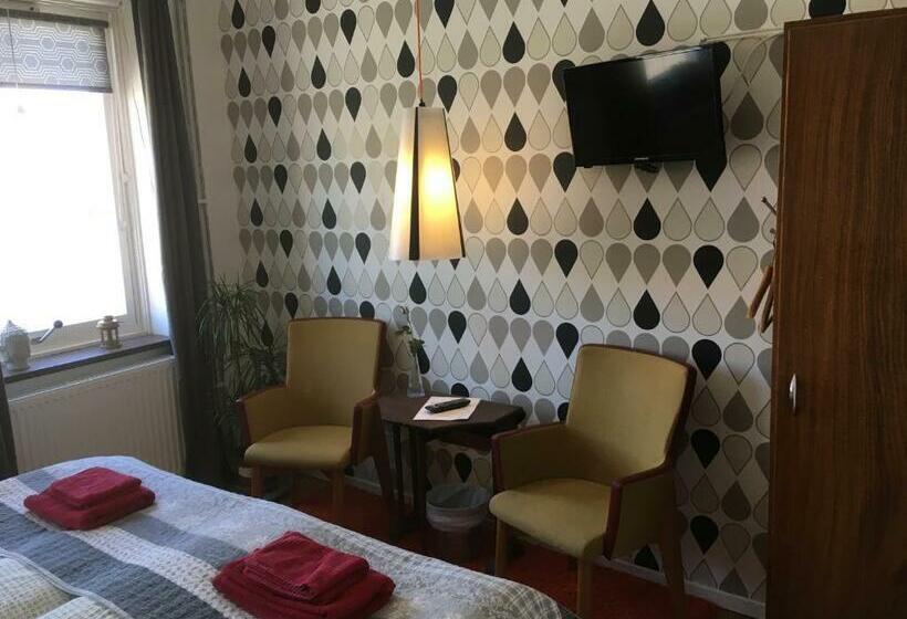 Номер Стандарт Совместная Ванная, Sveriges Minsta Hotell! Hôtel Gruyère