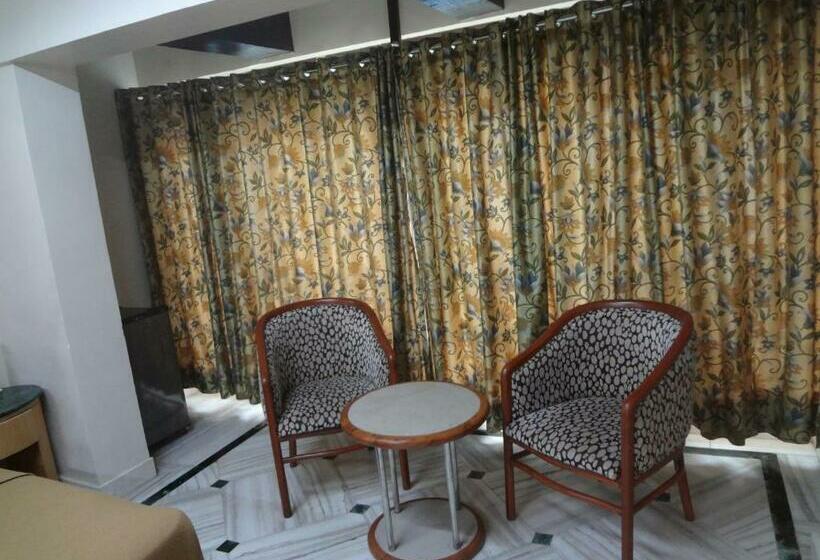 Deluxe Room, Royal Park Hotel Dockyard