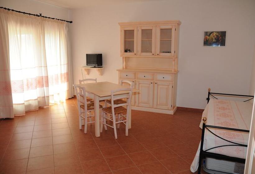 Студия Стандарт, Il Borgo Di Punta Marana