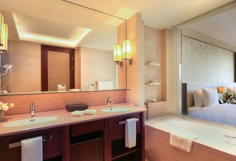 Номер Deluxe, Pan Pacific Ningbo