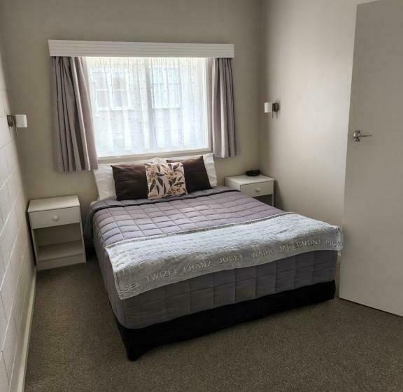 패밀리 스위트, Gardner Court Motel