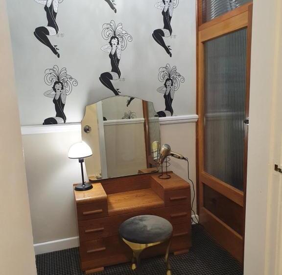 ２ベッドルームアパートメント, Gardner Court Motel