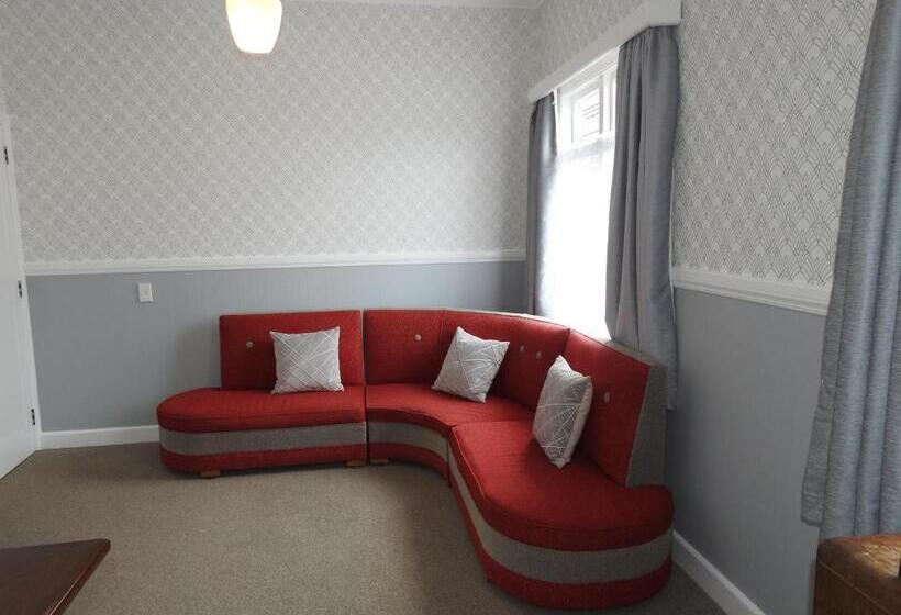 ２ベッドルームアパートメント, Gardner Court Motel