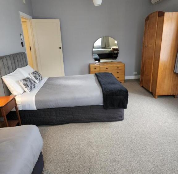 침실 2개 아파트, Gardner Court Motel