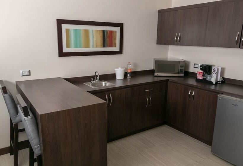 سوییت, Best Western Plus Chihuahua Juventud