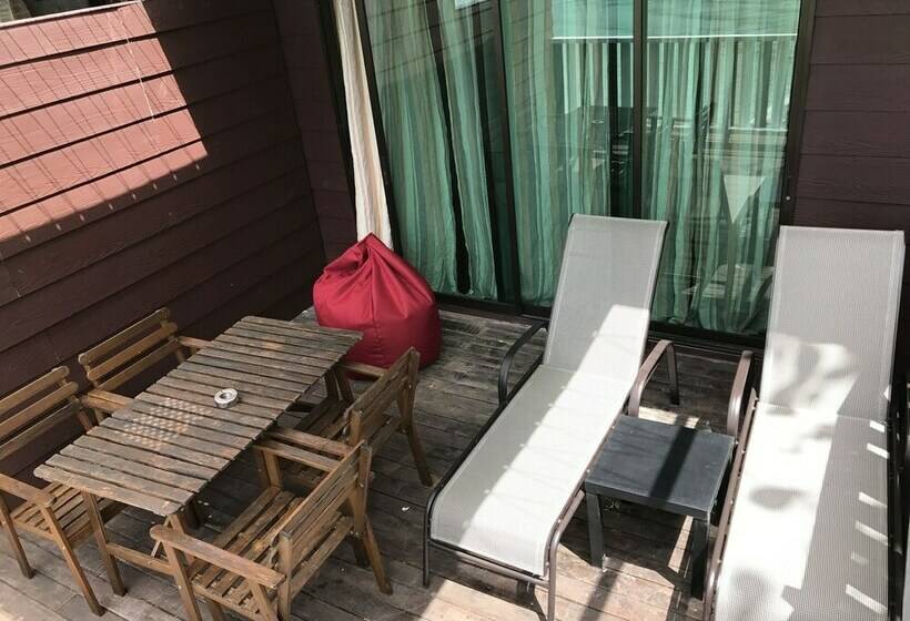 اتاق لوکس با چشم‌انداز دریا, The Barat Perhentian Beach Resort