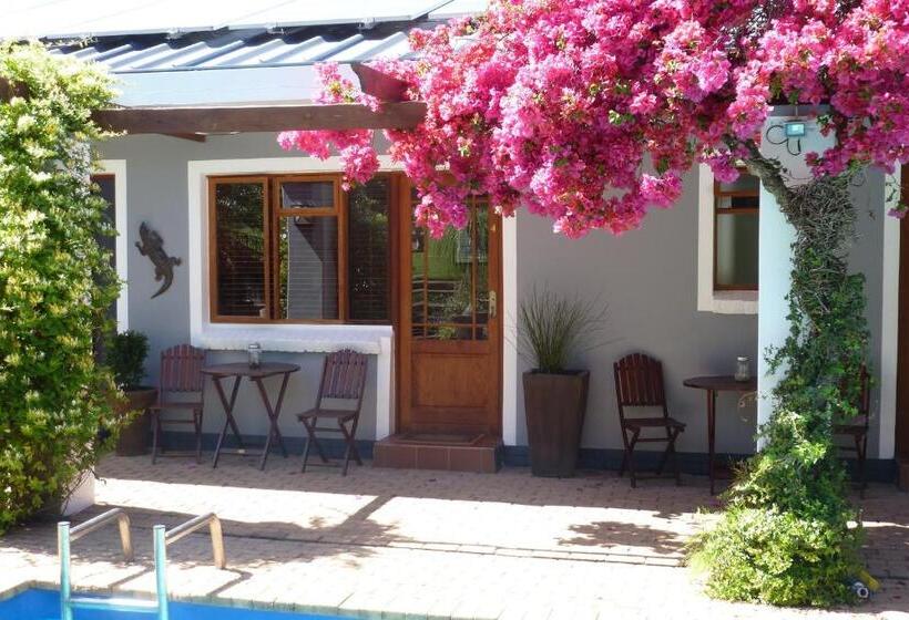 家庭间, Marula Lodge