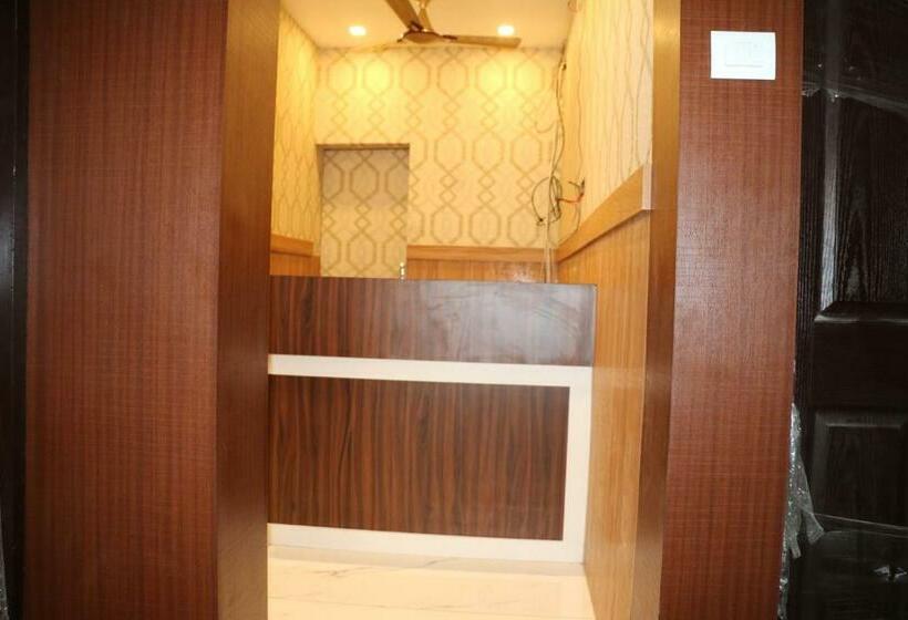 디럭스 패밀리 룸, Lakshmi Tourist Home