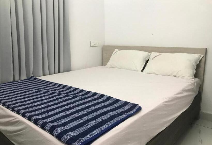 기본룸, Lakshmi Tourist Home
