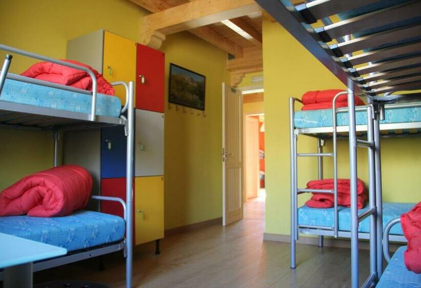 Кровать в Общей Комнате, Hostel Curavacas
