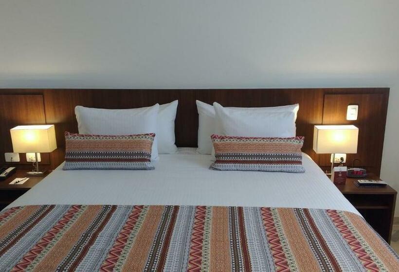 带大床的套房, Best Western Plus Santa Marta