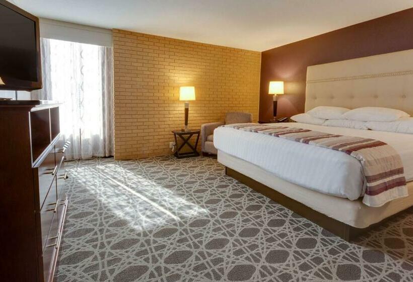 سوییت سوپریور, Drury Inn & Suites Overland Park