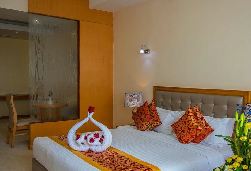 اتاق لوکس با چشم‌انداز شهر, Golden Tulip Westlands Nairobi