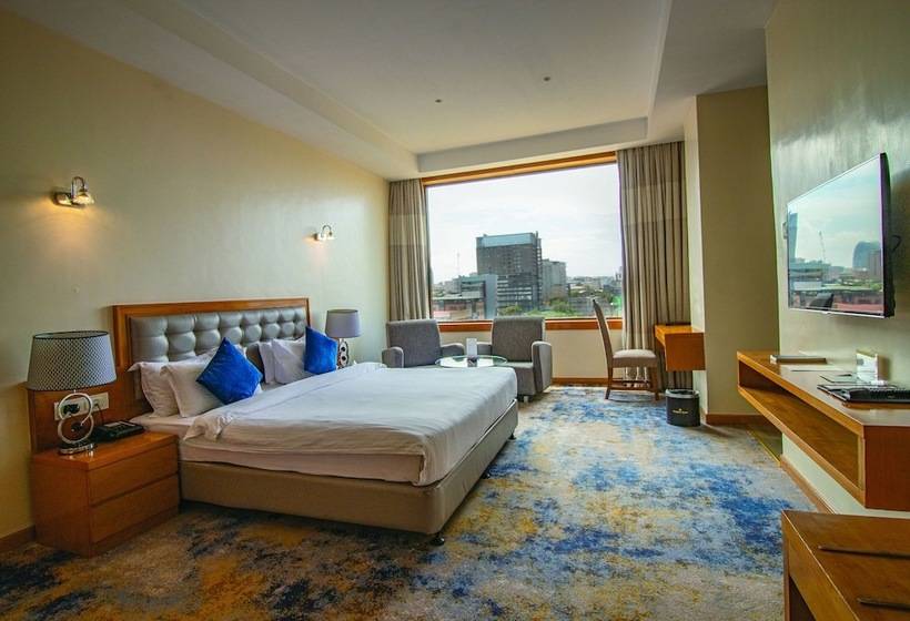 اتاق لوکس با چشم‌انداز شهر, Golden Tulip Westlands Nairobi