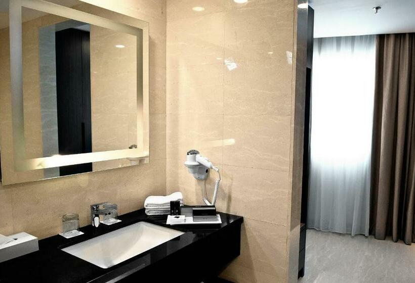 Номер Deluxe, Melia Makassar