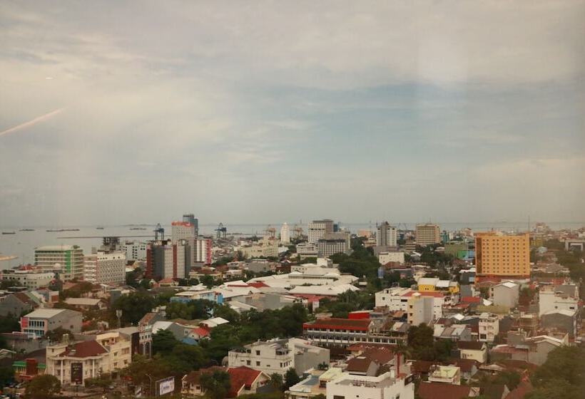 Номер Премиум, Melia Makassar
