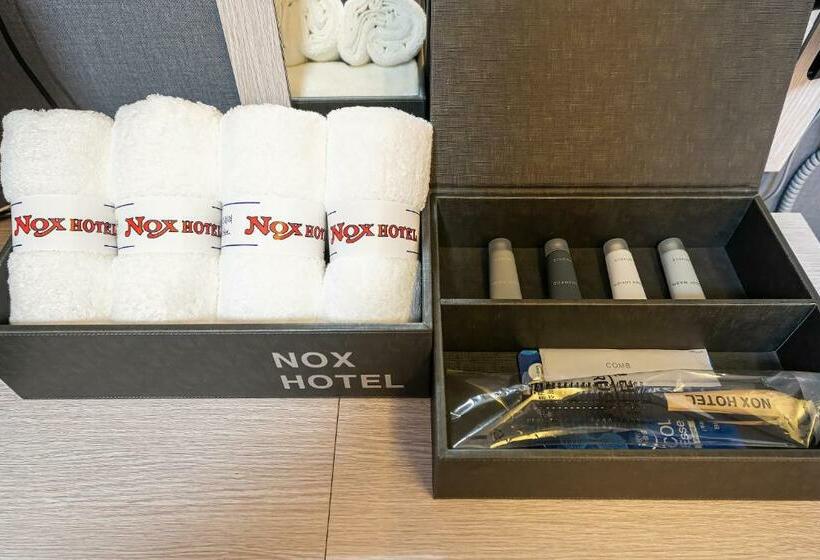 스탠다드 룸, The Nox