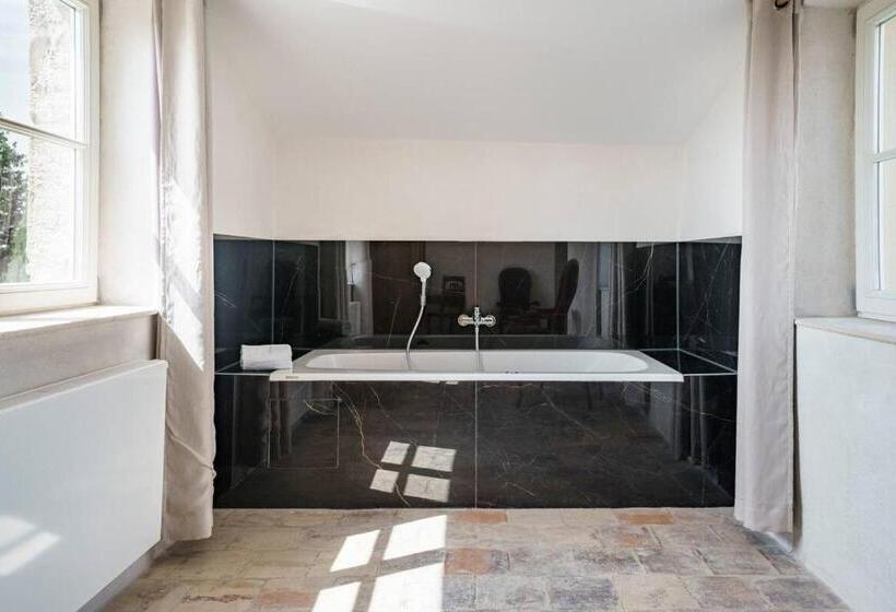 Стандартный Номер Кровать Кинг, Domaine De Saint Pierre Travaillan