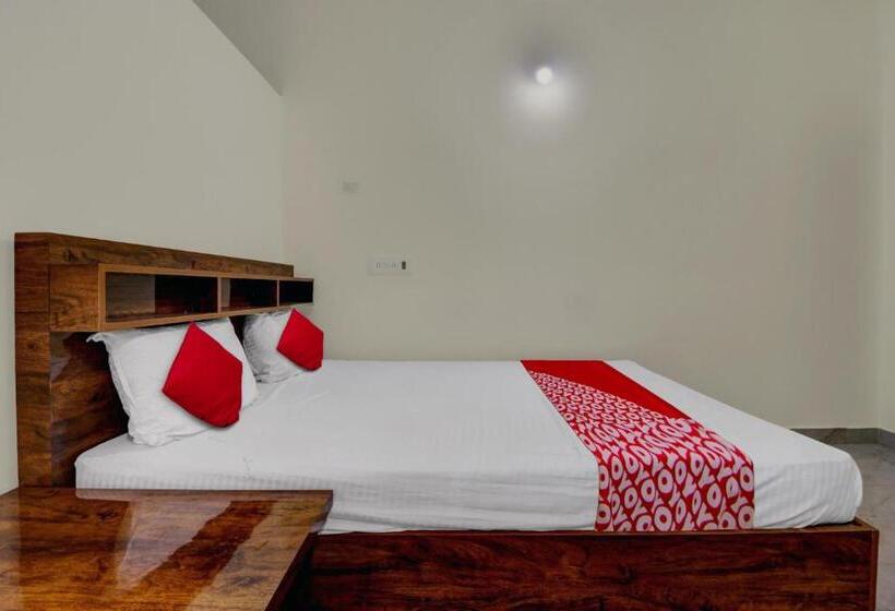 三人经典房间, Collection O Preethi Boarding & Lodging