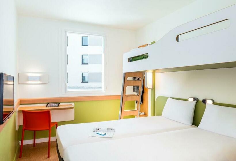 Трехместный Номер Стандарт с Двухъярусными Кроватями, Ibis Budget Saint Quentin Yvelines   Vélodrome